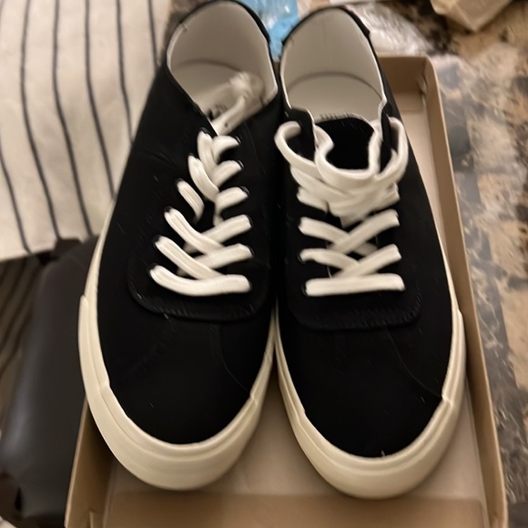 Madewell sneakers in black. Size 9 men, 10.5 women. Never worn. - Picture 3 of 7